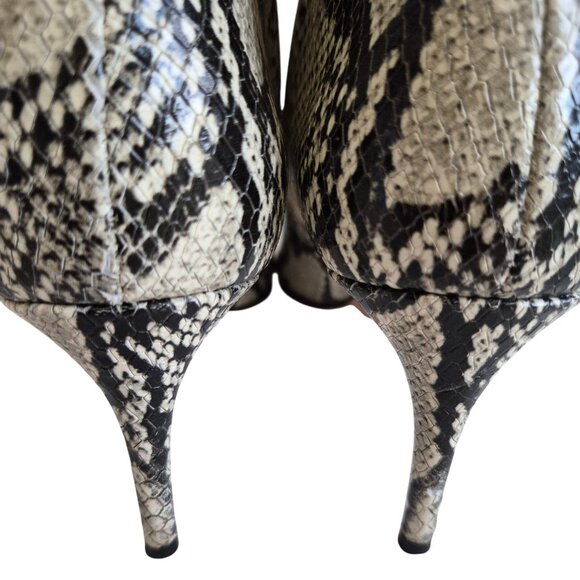 Schutz Bette Genuine Leather Snake Ankle Booties Low Heel Cream/Black Size 9.5 B - Picture 8 of 15